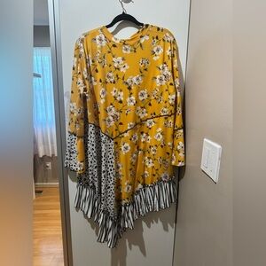 Mixed Media Top!! 💛🤍